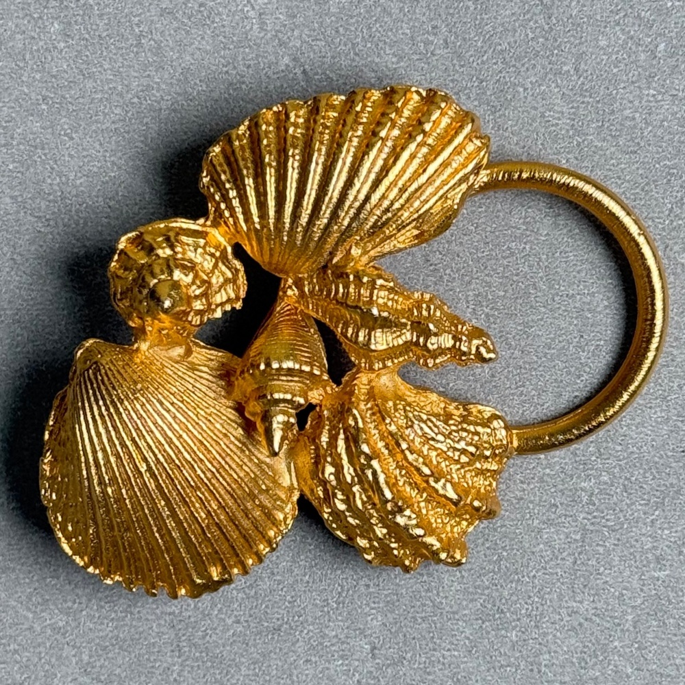 VINTAGE ULTRACRAFT Brooch Sea Shells Textural Polished Gold 70s 80s